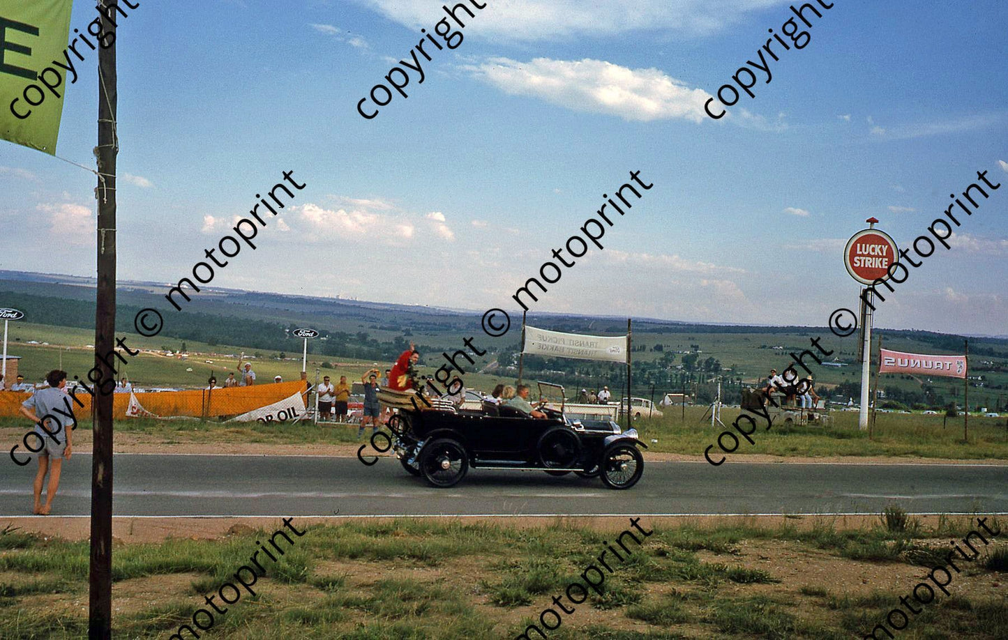 1967 SA GP Pedro Rodriguez victory lap (thanks Vito Momo via G Cavalieri) 010