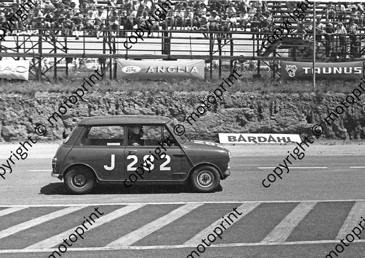 1967 SA GP support Onyx J282  Barry Moore Austin Mini (courtesy David Swan) (1)