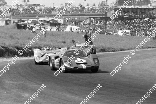 1968 14 Porsche 906 Peters Gethin and Gough; 4 Ferrari P4 CanAm Hawkins Love A4 (courtesy Ken Stewart) cropped (2)