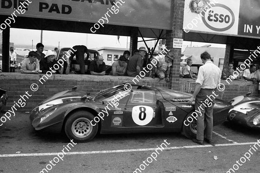 1968 8 Alfa T33 Teddy Pilette, Rob Slotemaker (courtesy Ken Stewart) 429