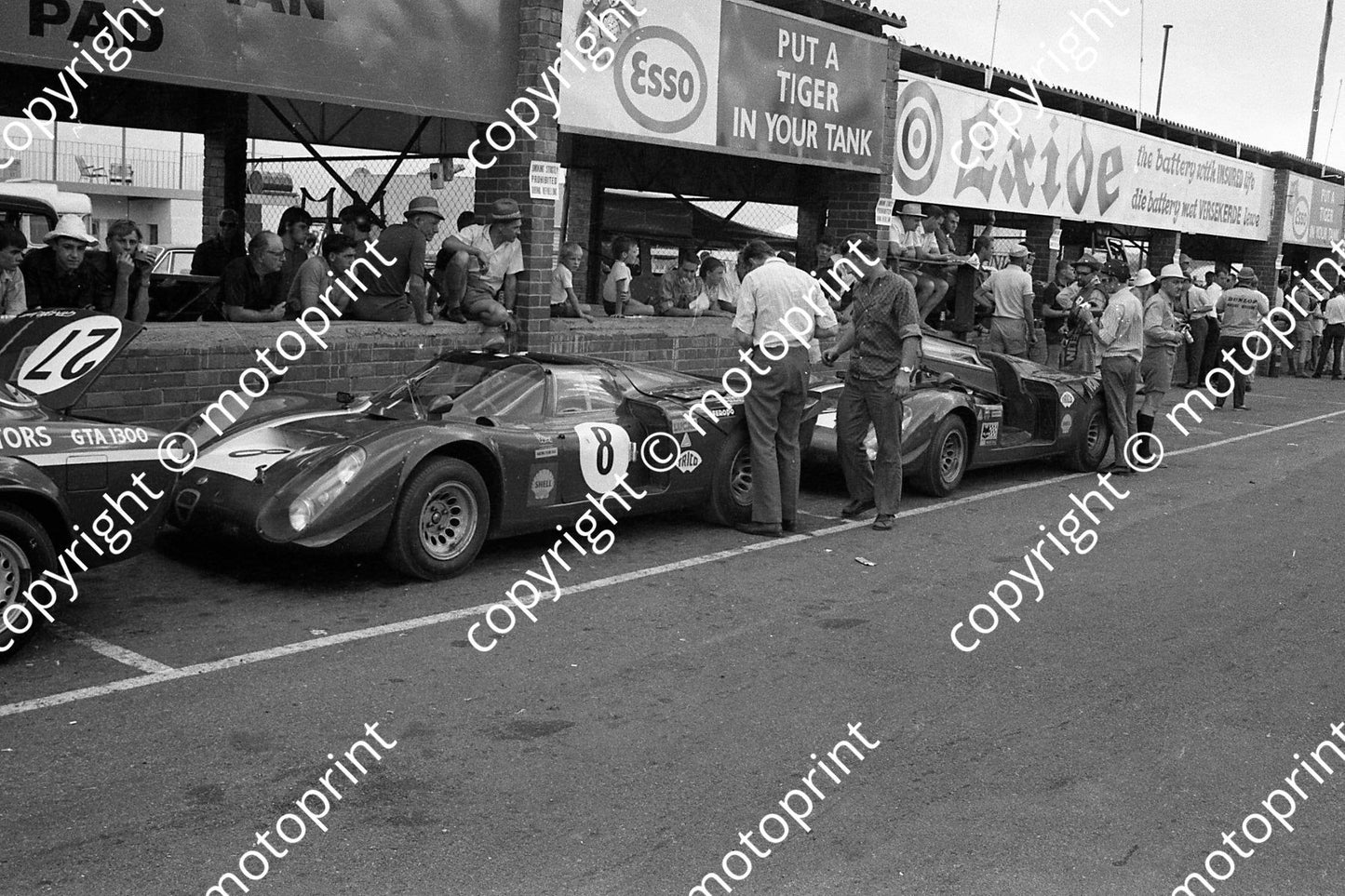 1968 9 Alfa T33 Serge Trosch Karl von Wendt; 8 Alfa T33  A4 Teddy Pilette Rob Slotemaker (courtesy Ken Stewart) 430