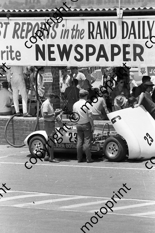 1968 9hr 23 J Viljoen M Botha Elfin Mallala (3)