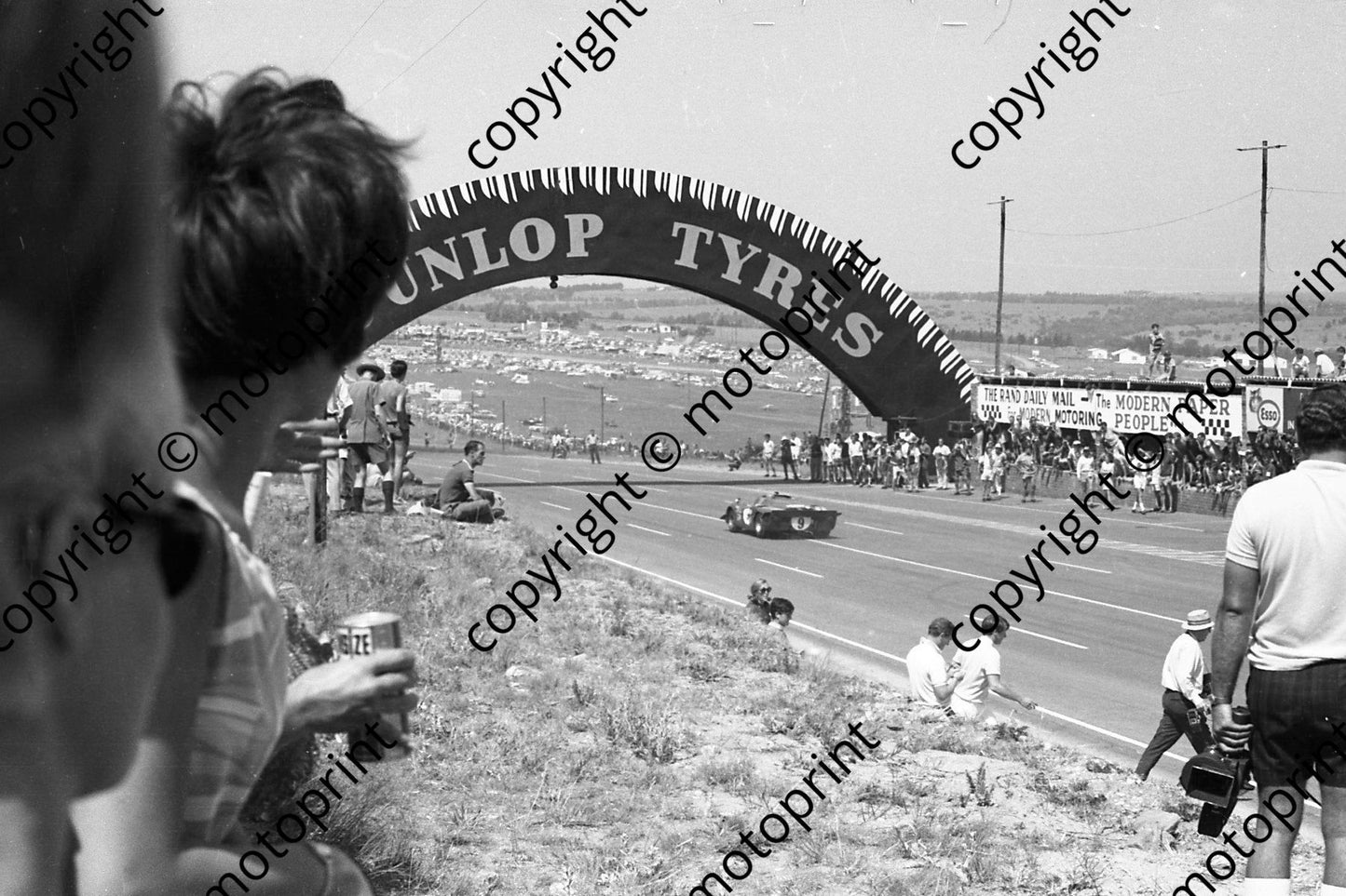 1968 9hr Dunlop Bridge 9 Alfa T33 Karl von Wendt Serge Trosch  (6)