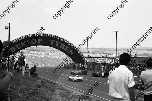 1968 9hr Dunlop Bridge start   1968 9hr start 23 Elfin Viljoen, 5 Lola Epstein 4 P4 Ferrari Love(permission Malcolm Sampson) (3)