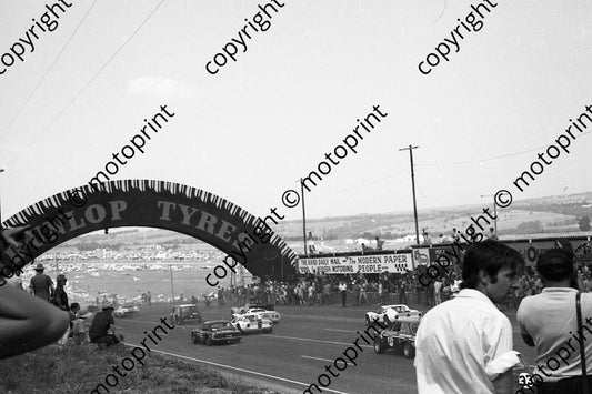 1968 9hr Dunlop Bridge start 27 Alfa GTA Junior Danny Alderton Paddy Driver; 20 Chevron B8 Digby Martland Derek Bennett; 26 Lotus Elan Holme Rowe (4)