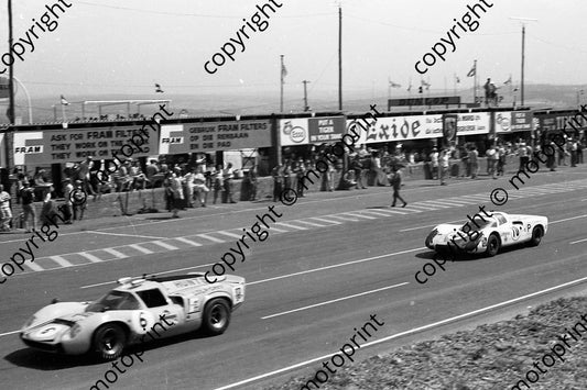1968 9hr Lola T70 D'Udy Gardner; Porsche 907 Dechent Hermann(permission Malcolm Sampson) (28)