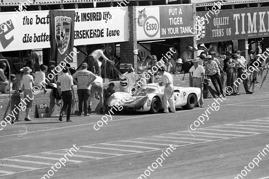 1968 9hr Porsche 907 Dechent Herrman (permission Malcolm Sampson)