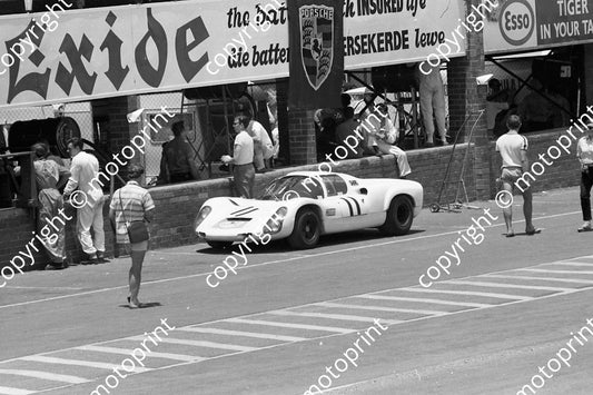 1968 9hr Porsche 910 Charles Lucas, Patrick McNally(permission Malcolm Sampson)  (4)