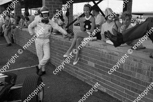 1968 SA GP Mike Spence, wife Lynne, former Gail Maggs front (courtesy Ken Stewart) 002