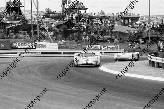 1969 2 Lola T70 Jo Bonnier Reine Wisell 11 Porsche 908 Heinz-Dieter Dechent Gerhard Koch (thanks Ken Stewart) 551