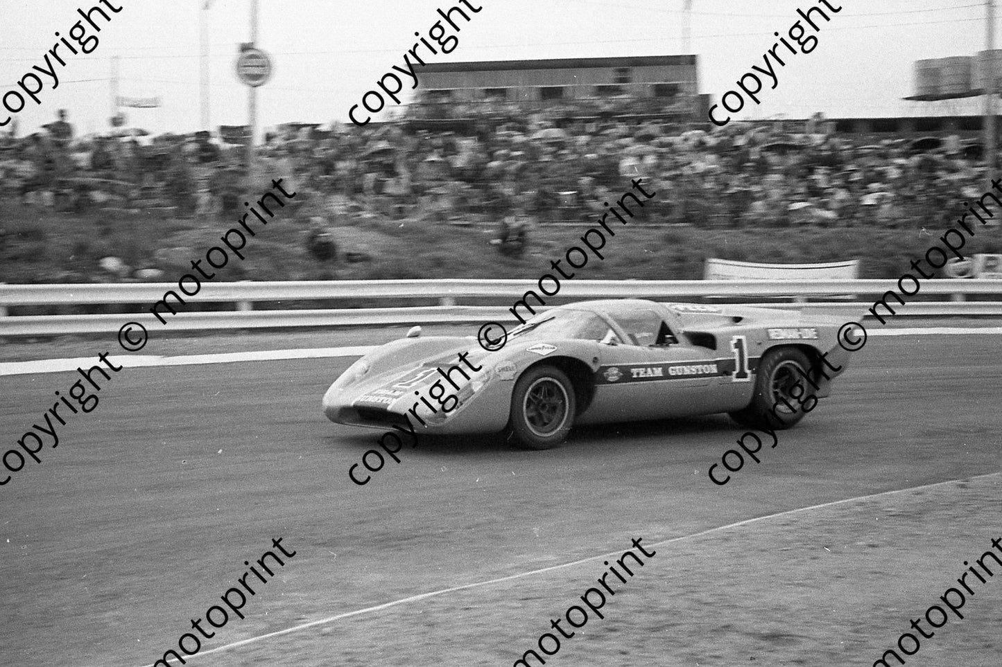 1969 9hr 1 Lola T70 B Redman J Love (3)