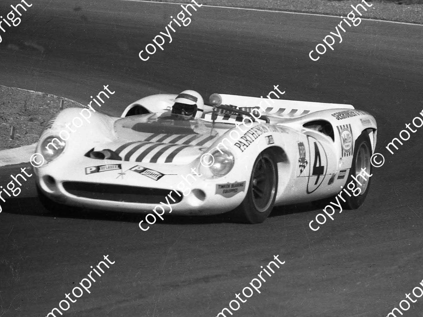 1969 9hr 4 Lola T70 open cockpit Doug Serrurier Jackie Pretorius (permission Malcolm Sampson Motorsport Photography (2)