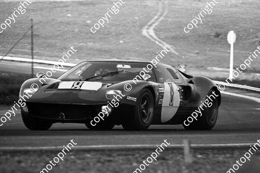 1969 9hr 8 GT40 Malcolm Guthrie Paddy Driver (permission Malcolm Sampson Motorsport Photography (1)