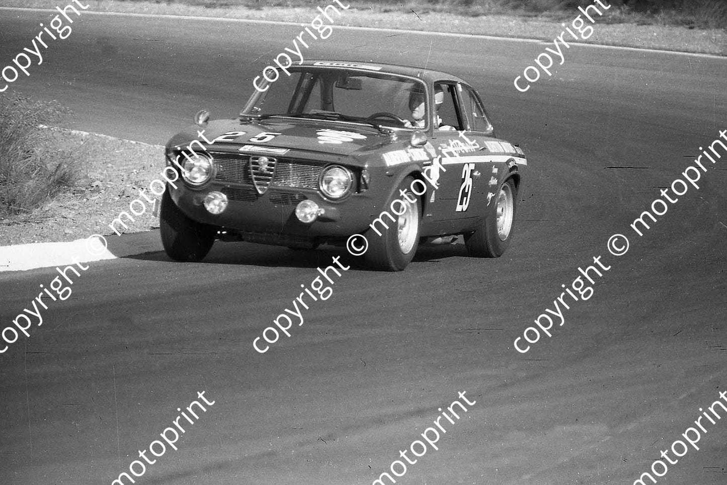 1969 9hr SL 25 Alfa GTA D Alderton J Conchie (23)