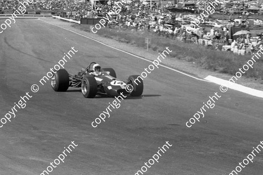 1969 SA GP Brabham BT26 wings removed after collapse (courtesy Ken Stewart) 188