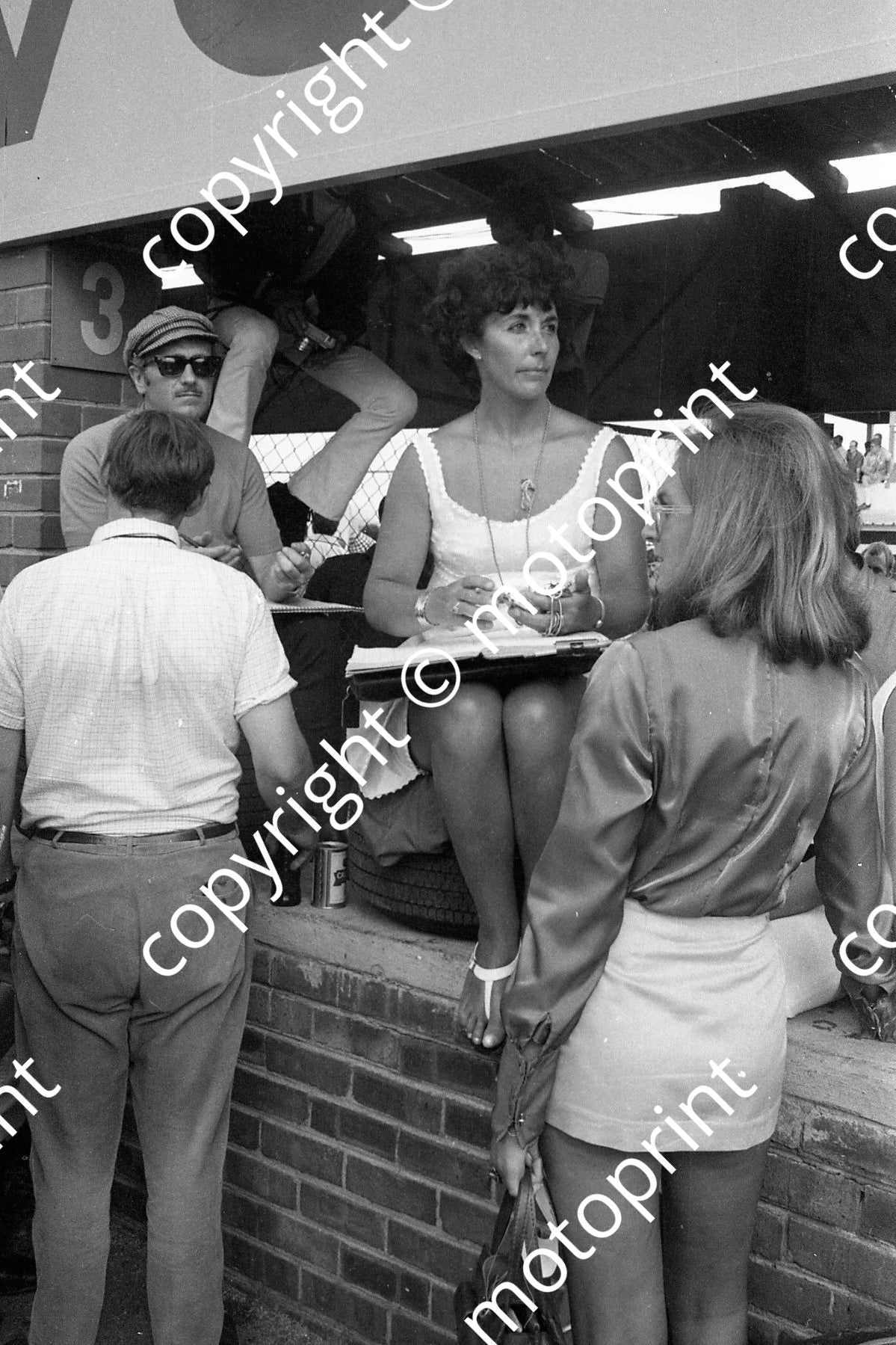 1969 SA GP Colin Chapman, Bette Hill (courtesy Ken Stewart) 151