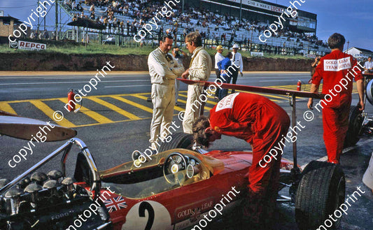 1969 SA GP Jack Brabham and Jochen Rindt (thanks Vito Momo via G Cavalieri) 029