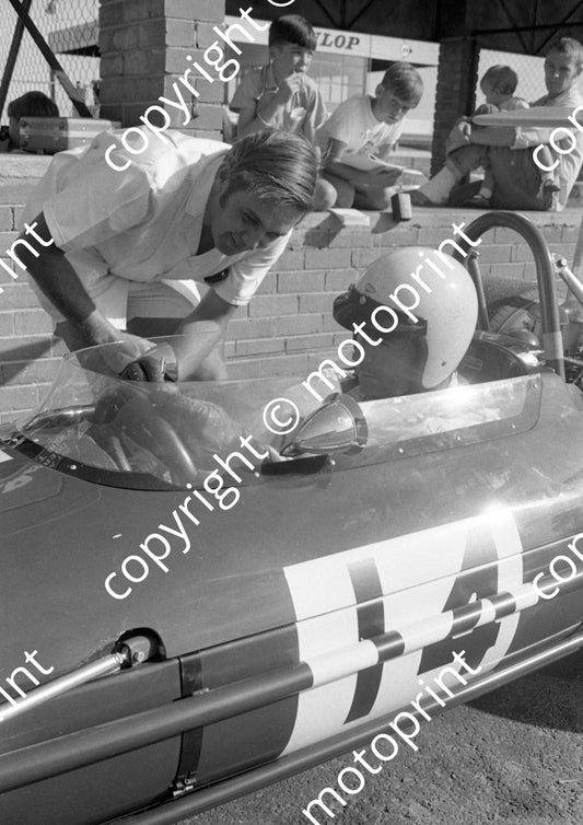 1969 SA GP Jack Brabham in BT26 (courtesy Ken Stewart) 074