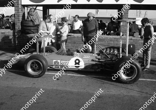 1969 SA GP Jean-Pierre Beltoise Matra, Ken Tyrrell and Rob Walker behind (courtesy Ken Stewart) 047