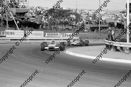1969 SA GP Jo Siffert, Denny Hulme NOT PIN SHARP (courtesy Ken Stewart) 184