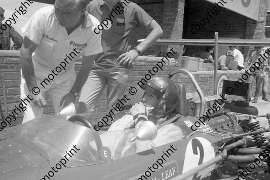 1969 SA GP Jochen Rindt in Lotus 49 (courtesy Ken Stewart) 171