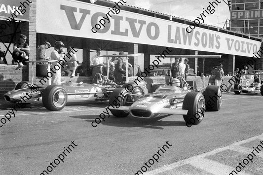 1969 SA GP Lotus 49s, Rindt 2, Andretti 3_ slight scratches in top LH corner (courtesy Ken Stewart) 079