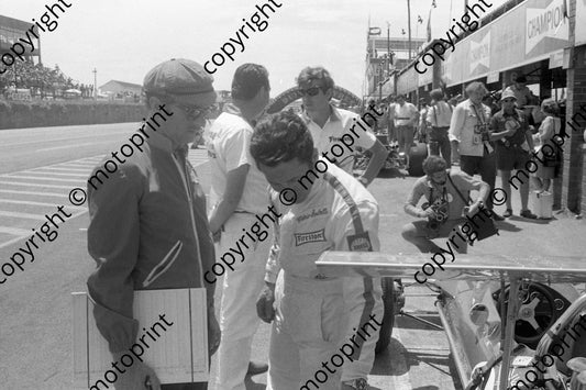 1969 SA GP Mario Andretti, Colin  Chapman (courtesy Ken Stewart) 169