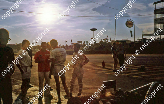 1969 SA GP Mario Andretti and Firestone staff (thanks Vito Momo via G Cavalieri) 027