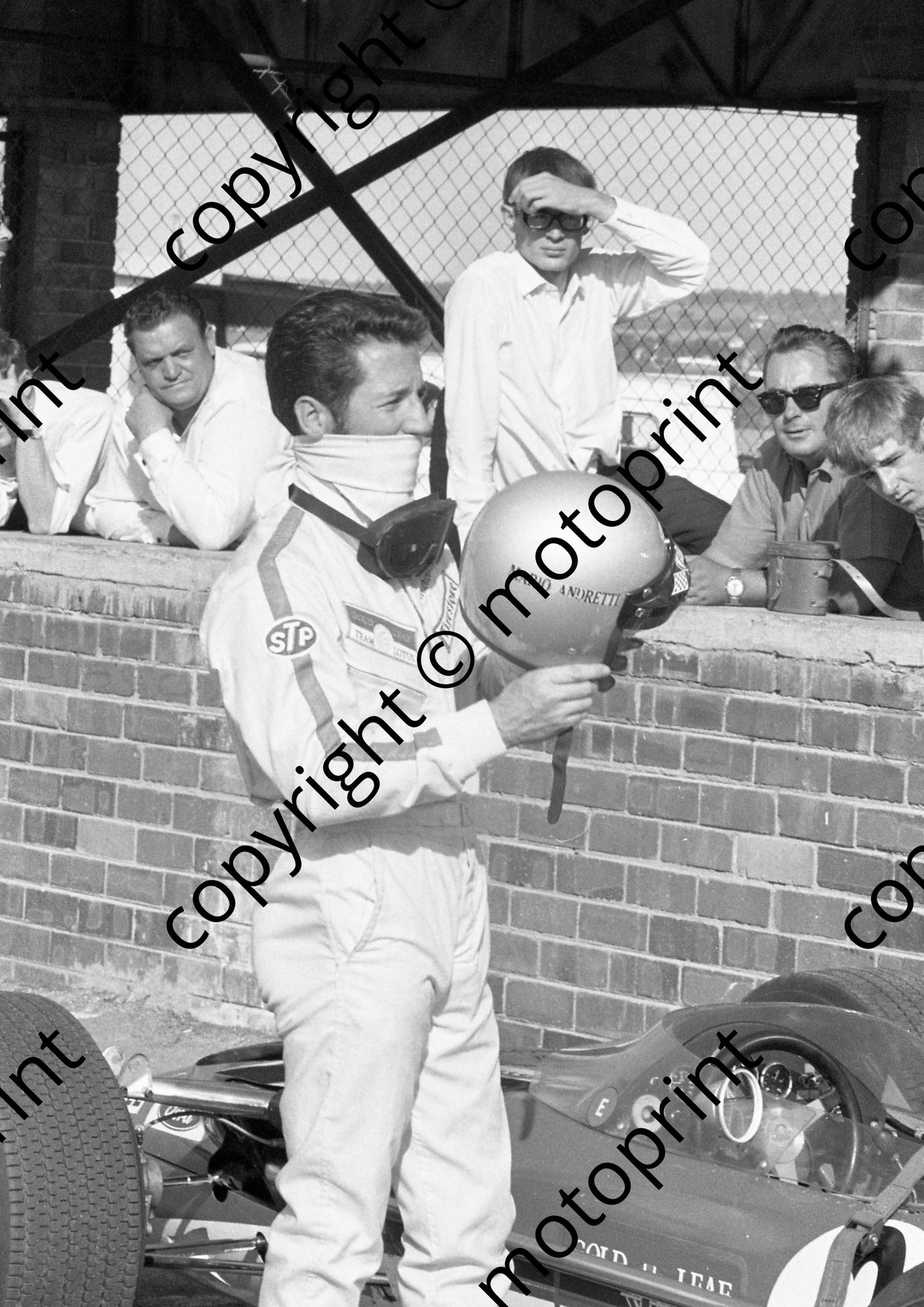 1969 SA GP Mario Andretti getting ready (courtesy Ken Stewart) 068