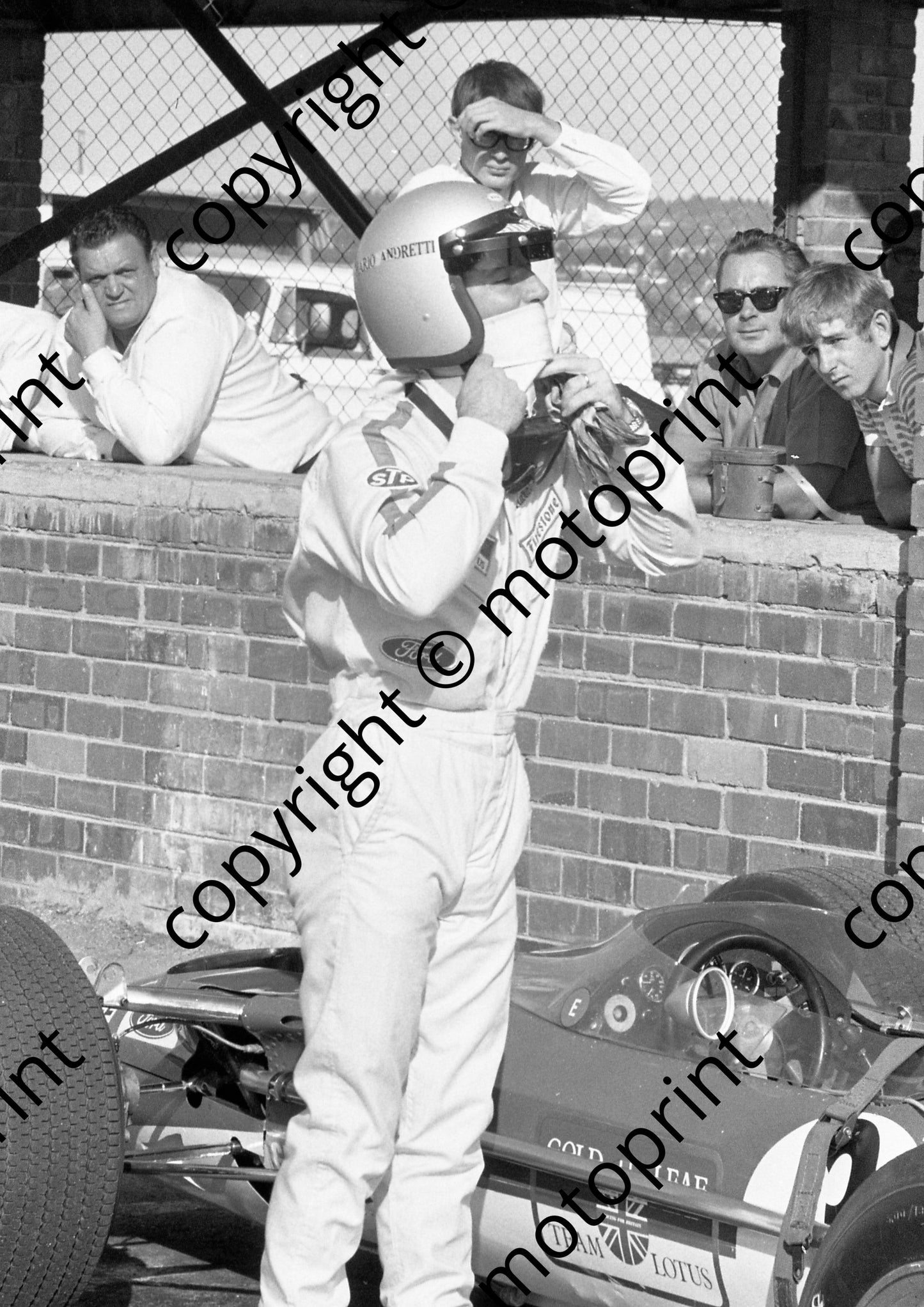 1969 SA GP Mario Andretti getting ready (courtesy Ken Stewart) 069