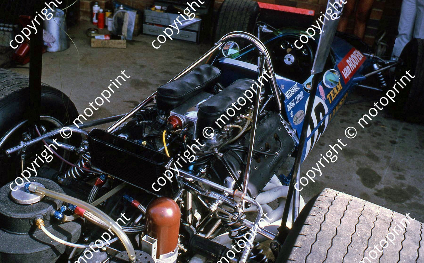 1969 SA GP McLaren M7a Basil van Rooyen eng detail pits (thanks Vito Momo via G Cavalieri) 020