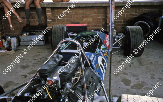 1969 SA GP McLaren M7a Basil van Rooyen eng detail pits (thanks Vito Momo via G Cavalieri) 021