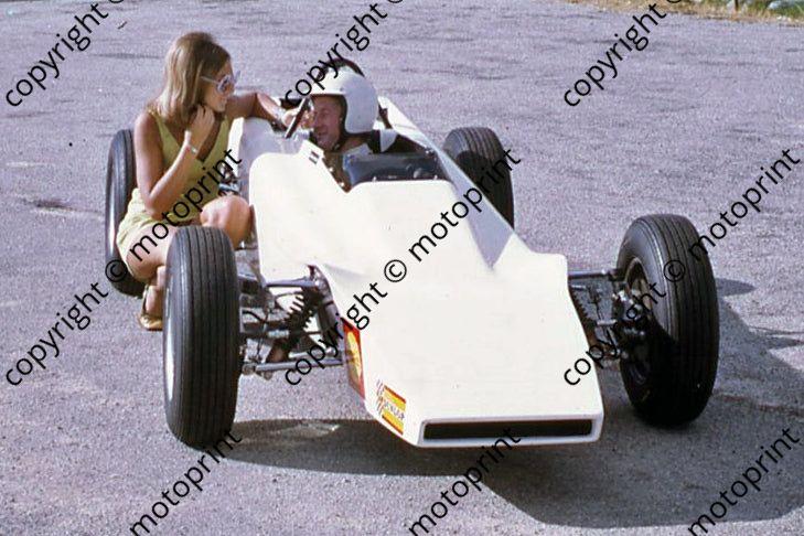 1969 SA GP meeting FF Lotus demo Danny Alderton (thanks Vito Momo via G Cavalieri) 018 cropped