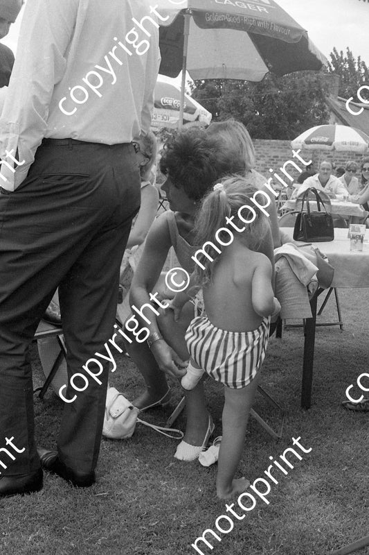 1969 SA GP prizegiving Bette Hill and daughter (courtesy Ken Stewart) 124