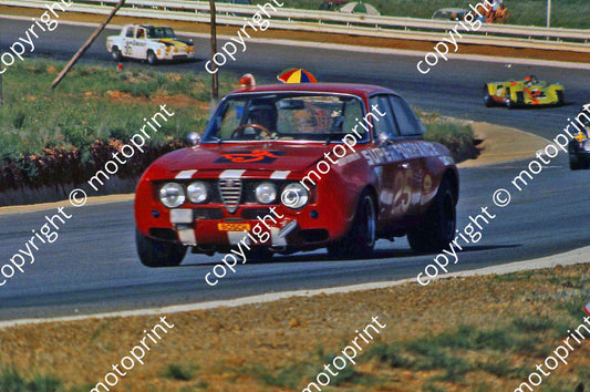 1970 9hr Alfa GTAm Chatz Keizan Leeukop_ Porsche 906 van Buuren WHitehouse, R8 Scamp Porter Mortimer (thanks Vito Momo via G Cavalieri) 006