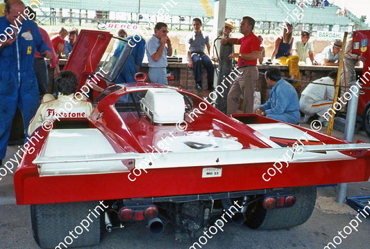 1970 9hr Ferrari 512 rear in pits Ickx Giunti to left (thanks Vito Momo via G Cavalieri) 013