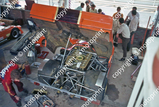 1970 9hr Gunston Porsche 917 Love Attwood eng detail pits (thanks Vito Momo via G Cavalieri) 027