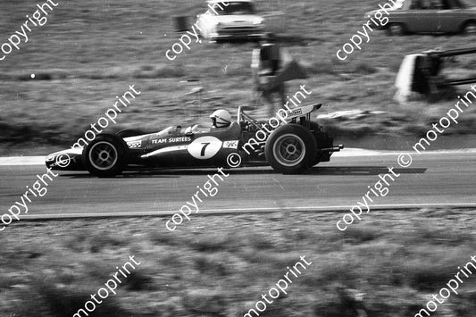 1970 SA GP 7 John Surtees Mclaren M7C permission Malcolm Sampson Motorsport Photography) 361