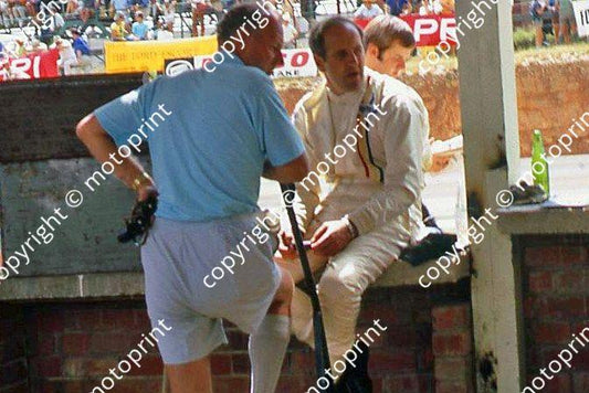 1970 SA GP Denny Hulme in pits 034 cropped (thanks Vito Momo via G Cavalieri)