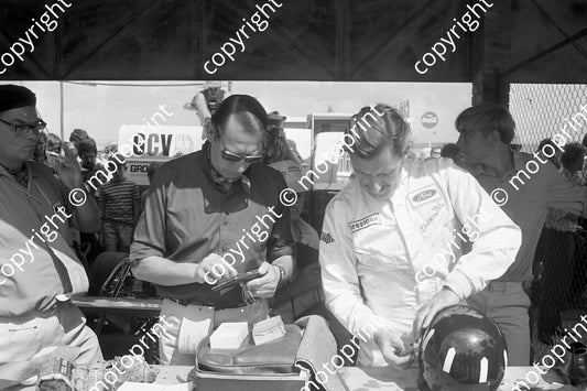 1970 SA GP Hill, Rob Walker middle, Peter McIntosh left  (thanks Ken Stewart)  124