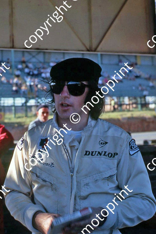 1970 SA GP Jackie Stewart in pits  (thanks Vito Momo via G Cavalieri) 050 cropped