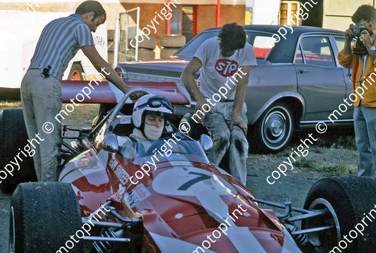 1970 SA GP John Surtees in McLaren M7c paddock (thanks Vito Momo via G Cavalieri) 019