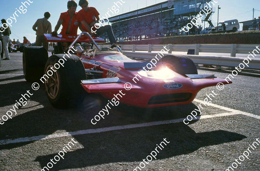 1970 SA GP March 701 Chris Amon car pits (thanks Vito Momo via G Cavalieri) 043