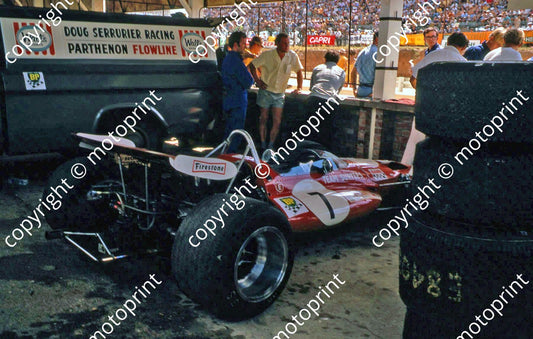 1970 SA GP McLaren M7c Team Surtees in pits (thanks Vito Momo via G Cavalieri) 042