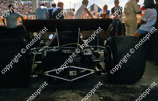 1970 SA GP RRC Walker on counter (pink socks or what) (thanks Vito Momo via G Cavalieri) 044