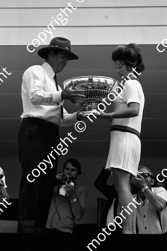 1970 SA GP prizegiving Brabham (thanks Ken Stewart) 027