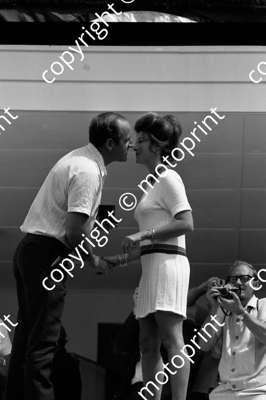 1970 SA GP prizegiving Hulme (thanks Ken Stewart) 036