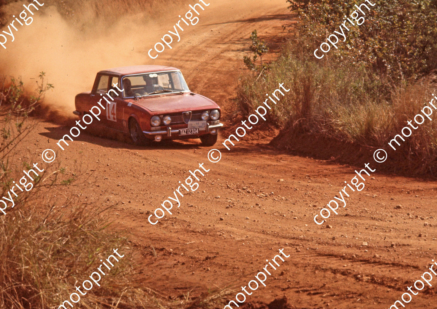 1970 Total 14 Elbie Odendaal, Christo Kuun Alfa (Ben van Rensburg) (35)