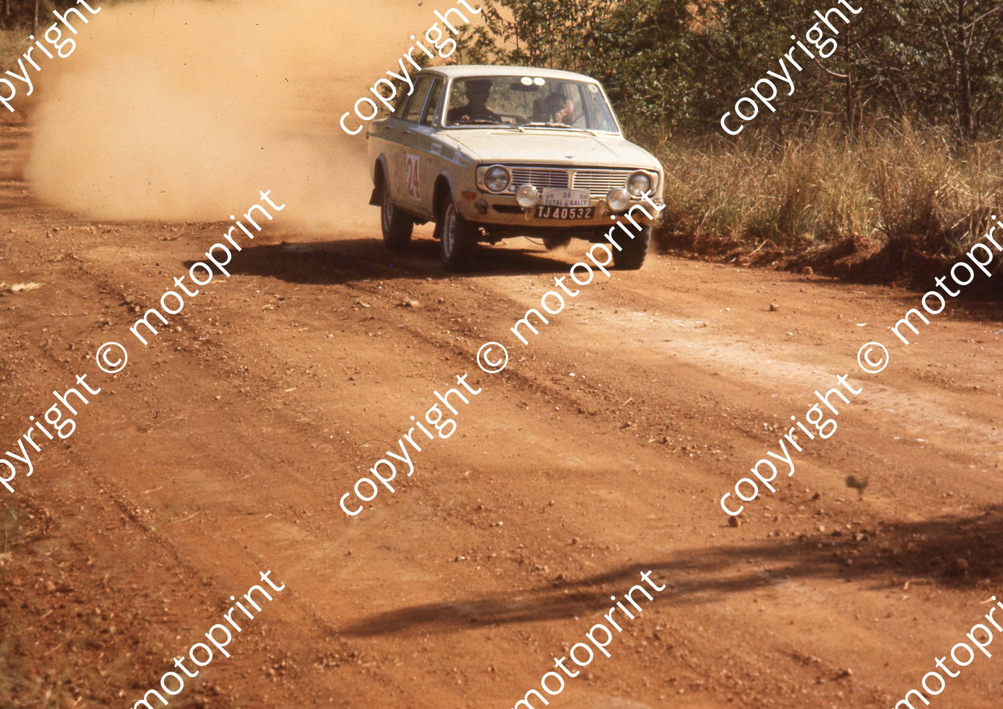 1970 Total 24 Louis Cloete, Jannie Stapelberg, Volvo (Ben van Rensburg) (68)