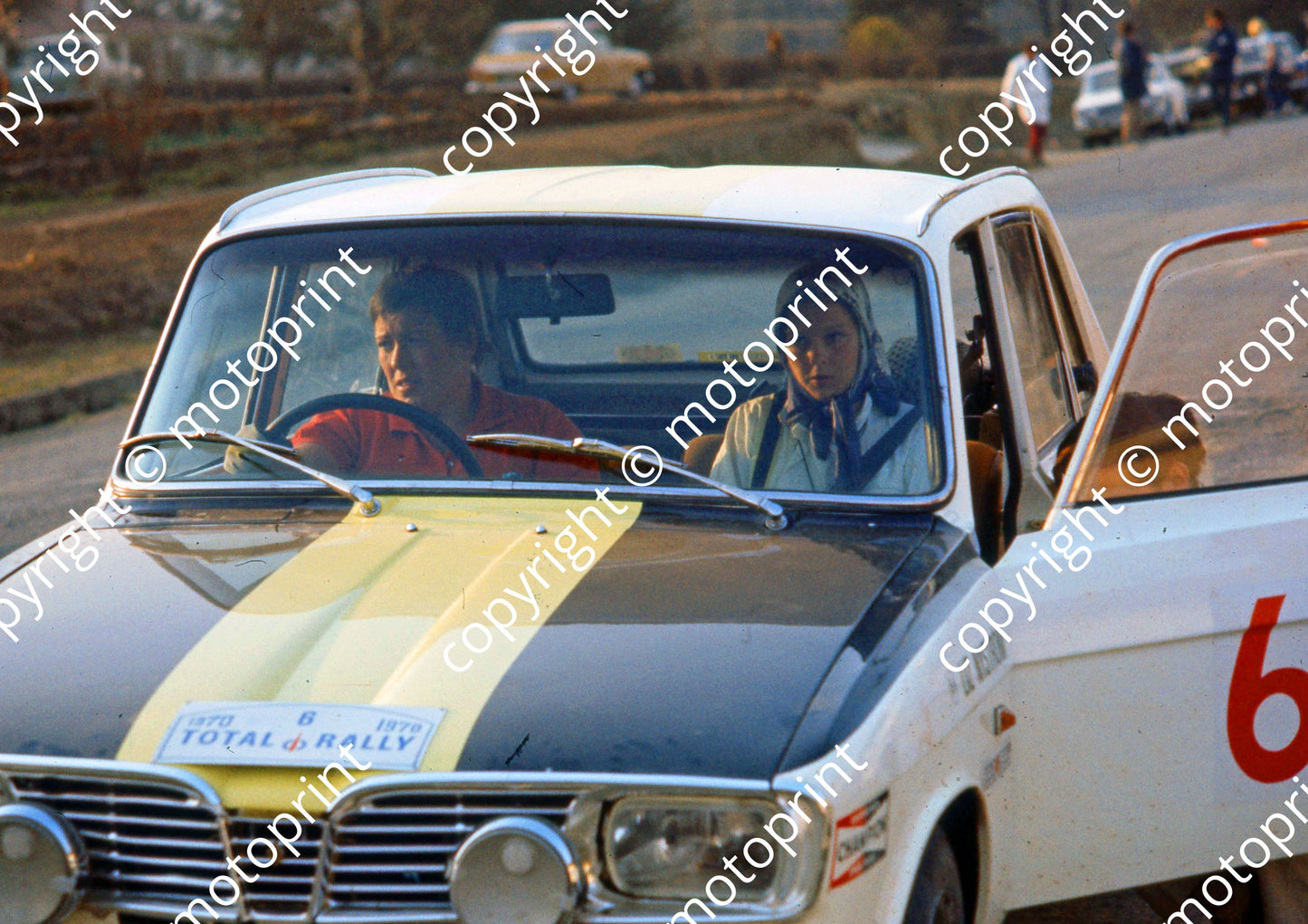 1970 Total 6 Pat Moss, Liz Nystrom Renault R12 (Ben van Rensburg) (11)